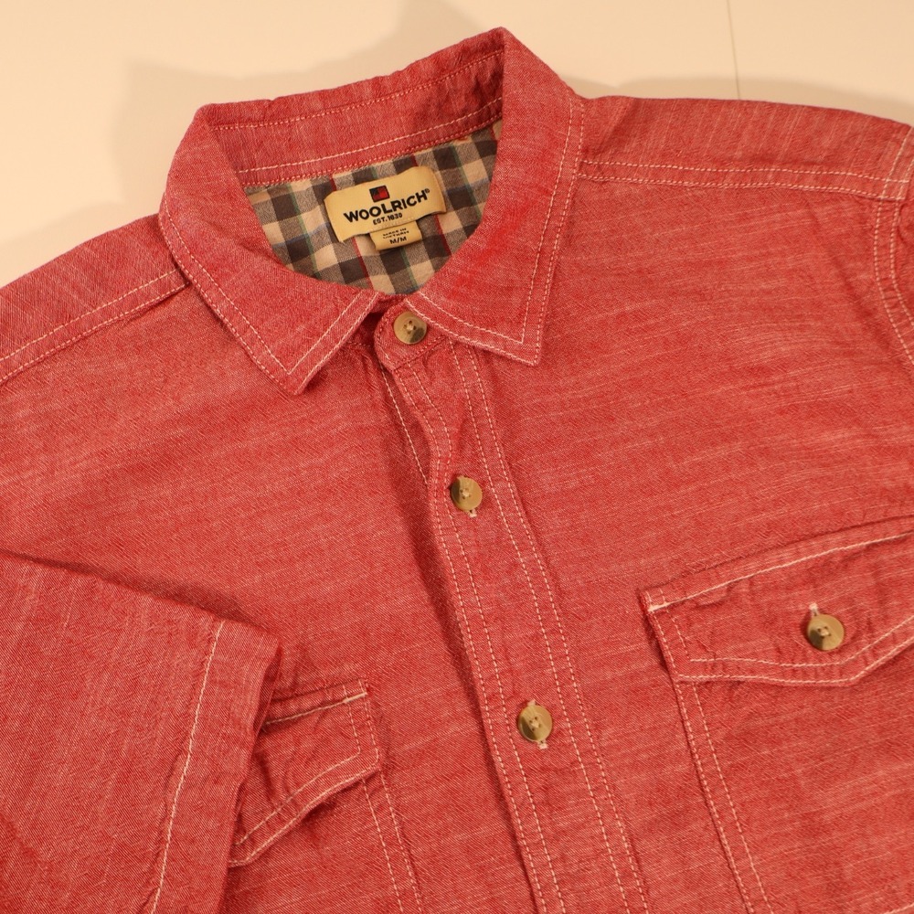 Woolrich Men's Heather Red Button Up Lightweight Chambray Shirt Size M